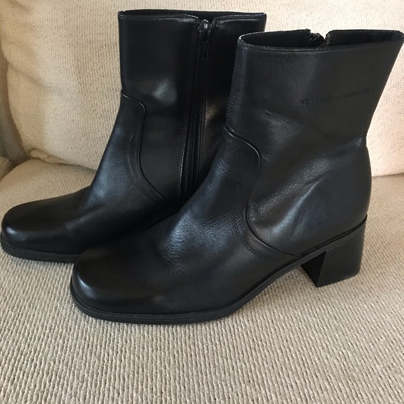 Naturalizer black leather boots. - Picture 3 of 6